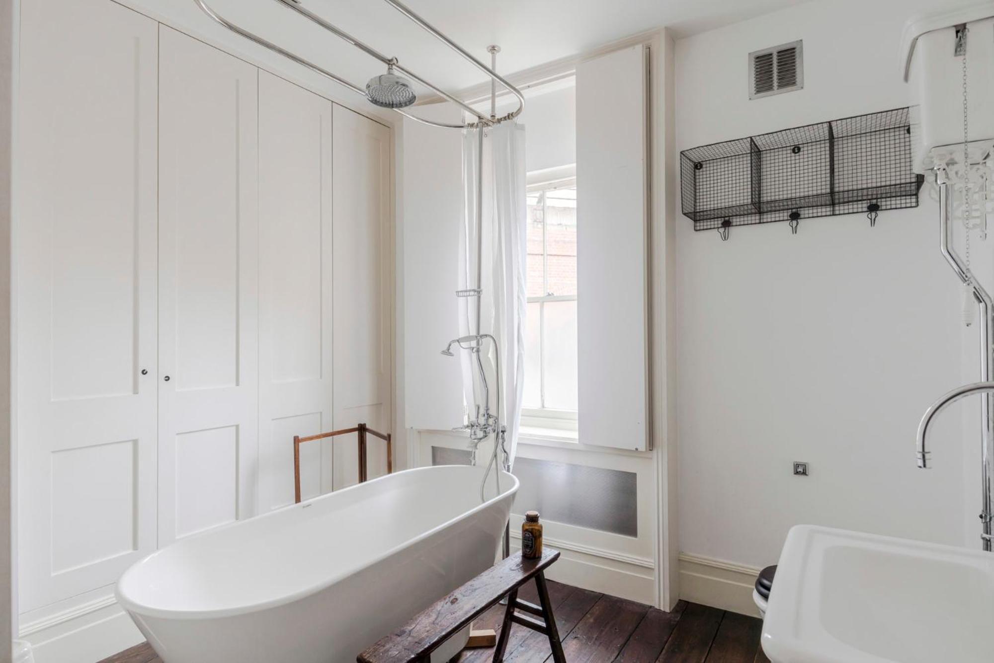 A Starry Starry Night - Borough - By Frankie Says Ferienhaus